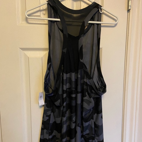 NWT old navy Athletic tank - Picture 6 of 6